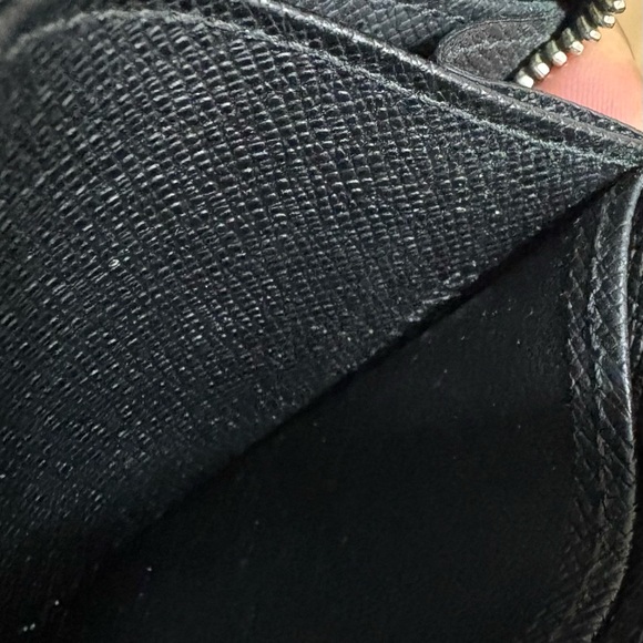 Louis Vuitton Epi  card case - Picture 10 of 10